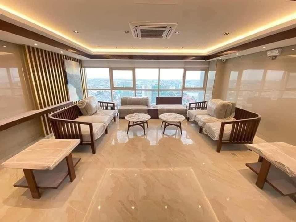 Coast Stay By J 40Th Floor Penthouse مانيلا المظهر الخارجي الصورة